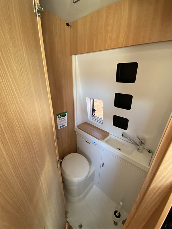 Toilet and shower in the group X13 camping motorhome